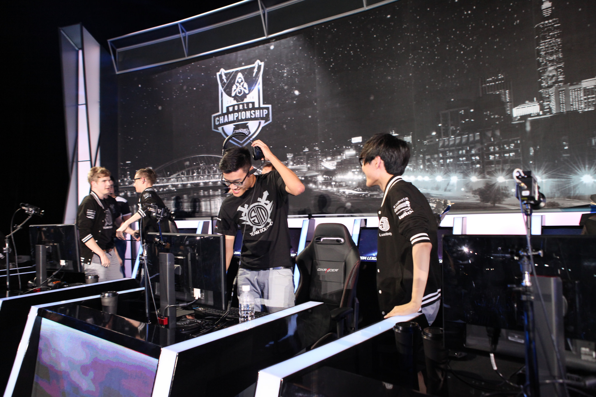 王者榮耀服務(wù)器故障致玩家信譽(yù)分被系統(tǒng)誤判違規(guī)扣除，補(bǔ)償方案爭(zhēng)議引發(fā)玩家集體不滿(mǎn)